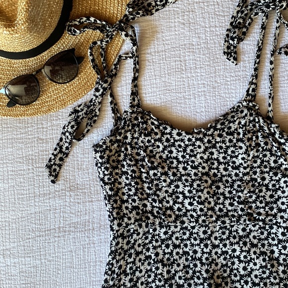 LuLu’s B&W Floral Mini Dress - tie straps - ruffle hem - Size XS - Picture 2 of 10